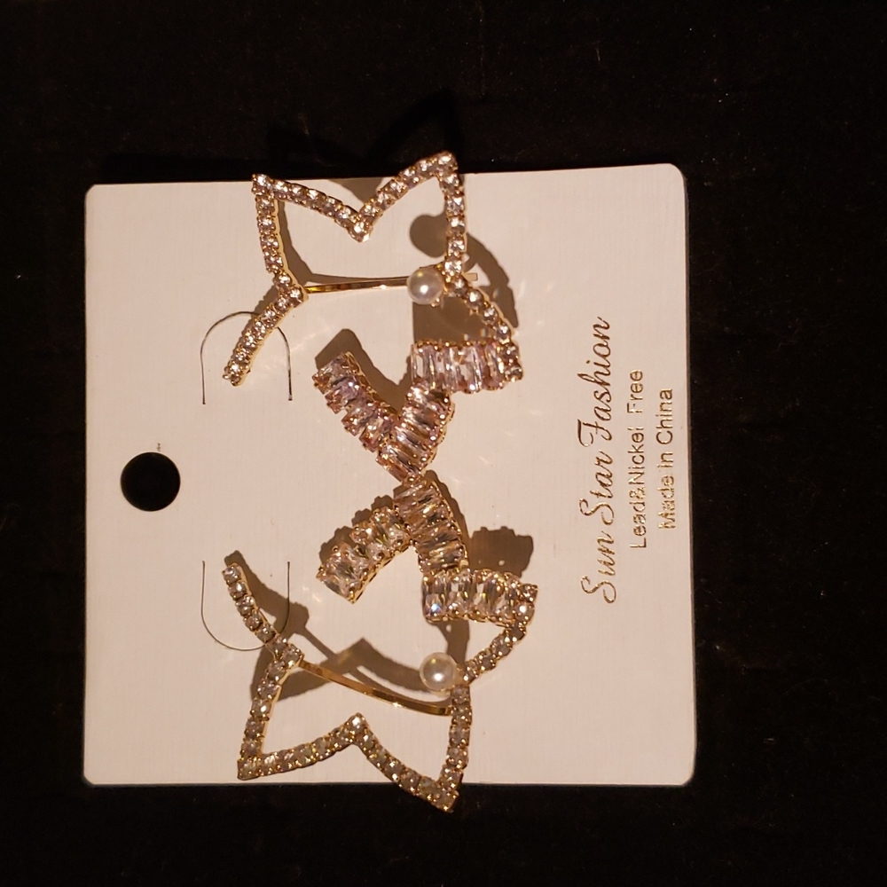 Sun Star Fashion, silver & gold rhinestone star earrings, with pearl accent